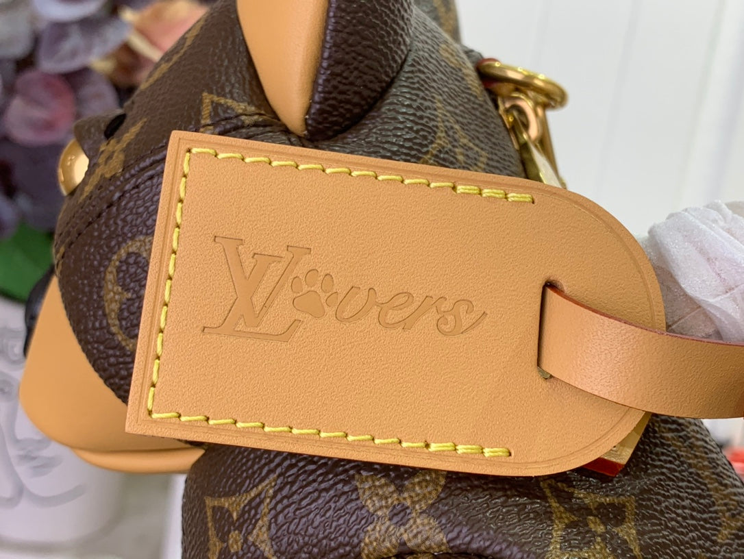 ＬＳ ＶＴＴＯＮ POOCH BAG MONOGRAM