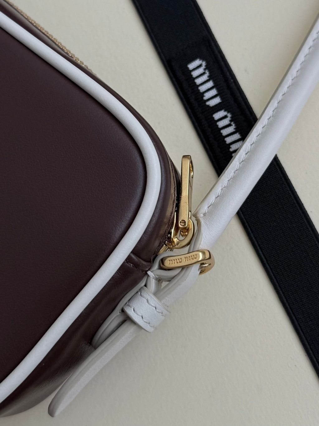 ＭＩ ＭＵ WANDER MATELASSÉ LEATHER TOTE BAG BROWN