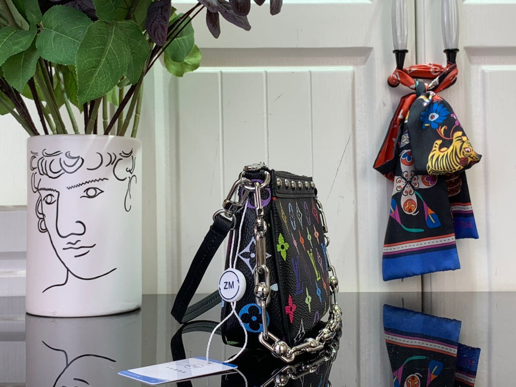 ＬＳ ＶＴＴＯＮ X TAKASHI MURAKAMI POCHETTE ACCESSOIRES BLACK/WHITE MULTICOLORED