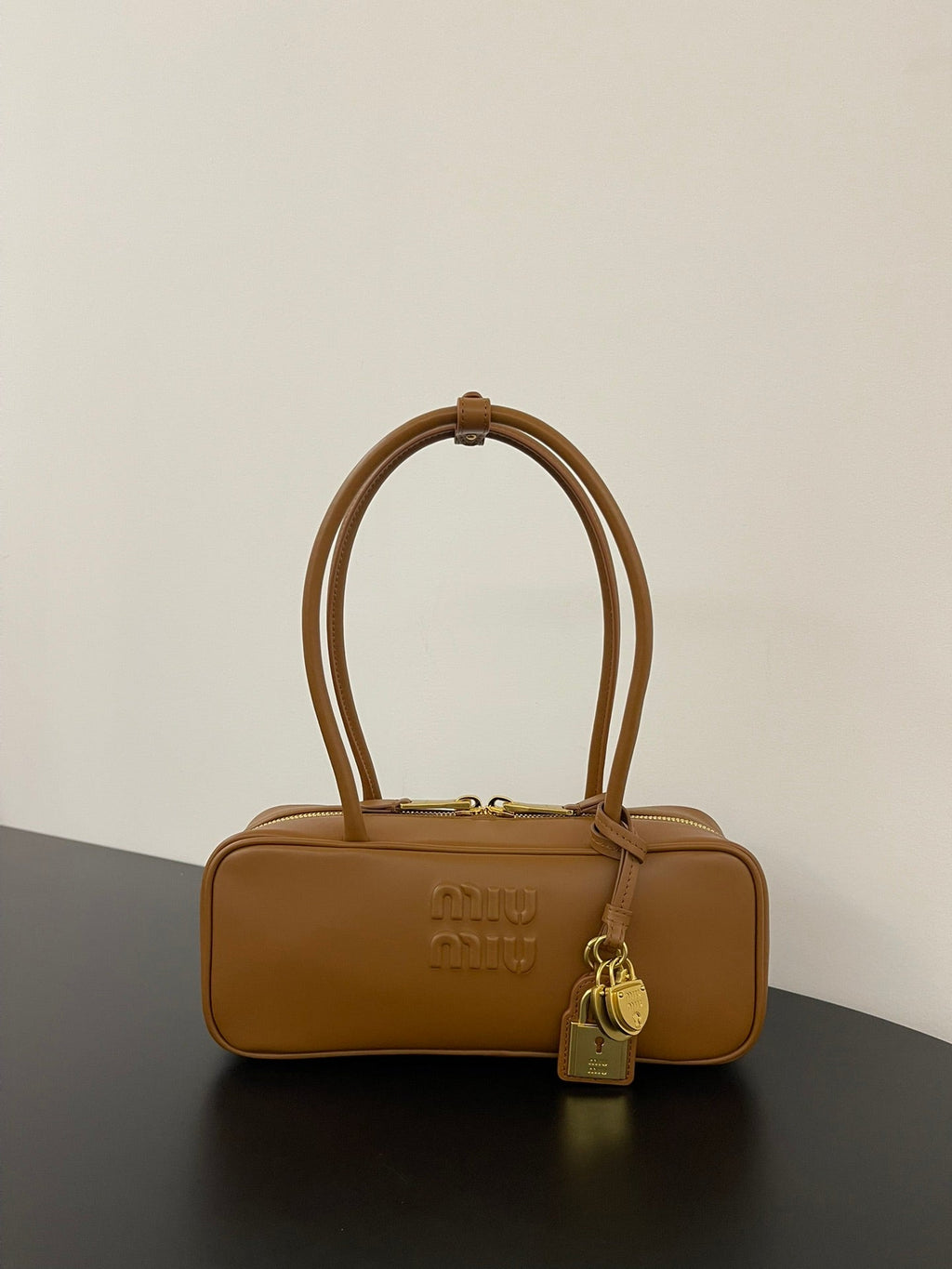 ＭＩ ＭＵ BEAU LEATHER BAG COGNAC SMALL
