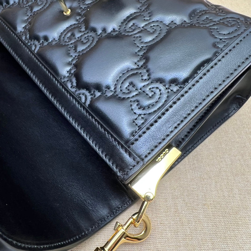 ＧＣＣＩGG MATELASSE BAG BLACK