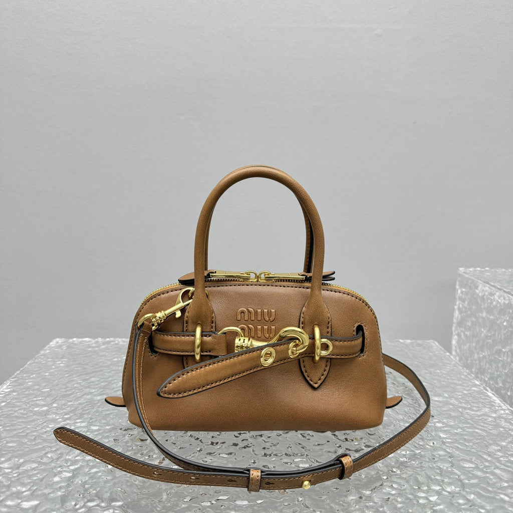 ＭＩ ＭＵ AVENTURE MINI NAPPA LEATHER BAG OAK