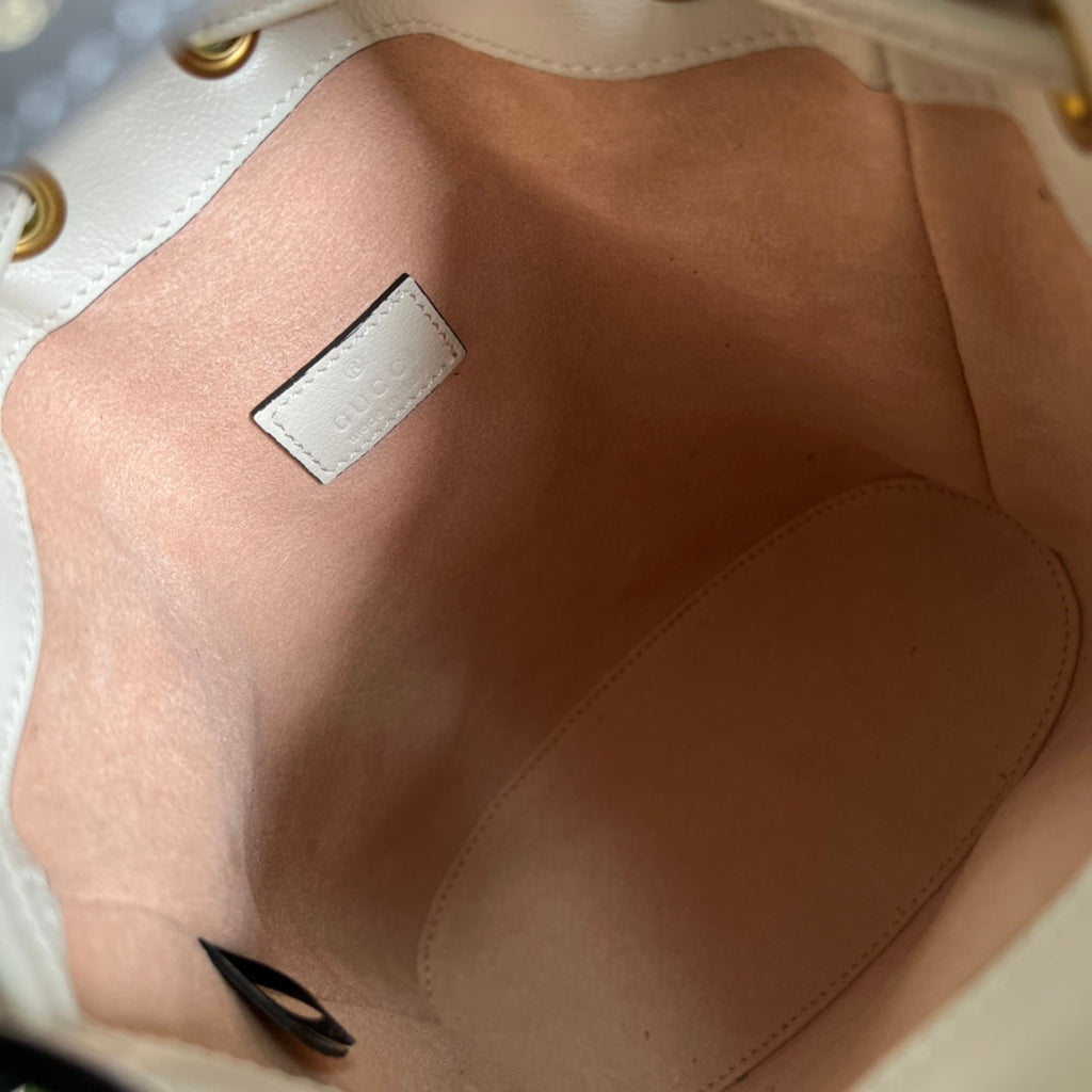 ＧＣＣＩDIANA MINI BUCKET BAG WHITE