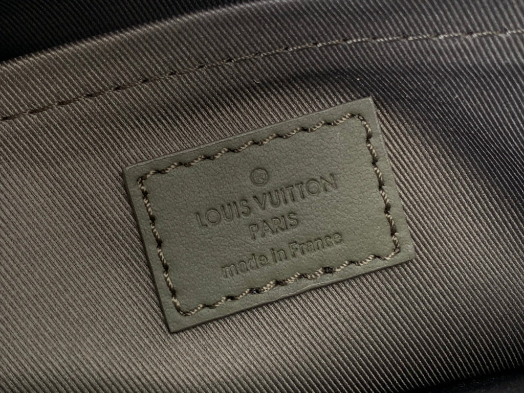 ＬＳ ＶＴＴＯＮ  SHOULDER BAG