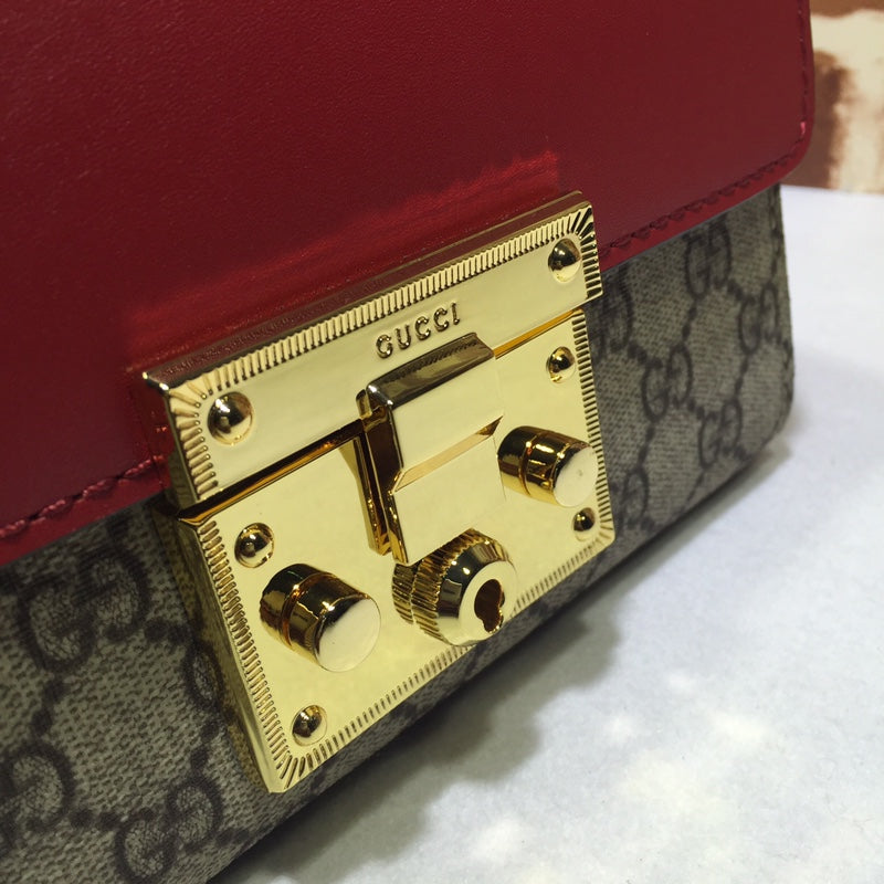 ＧＣＣＩPADLOCK SMALL SHOULDER BAG RED-PINK