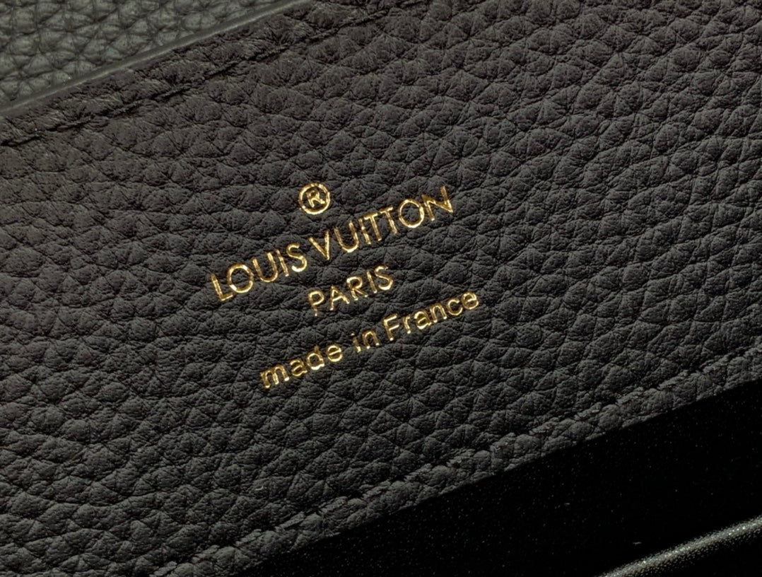 ＬＳ ＶＴＴＯＮ CAPUCINES EAST WEST BB