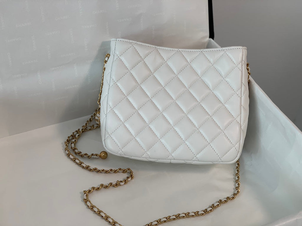 ＣＨＮＥＬSHOULDER BAG WHITE