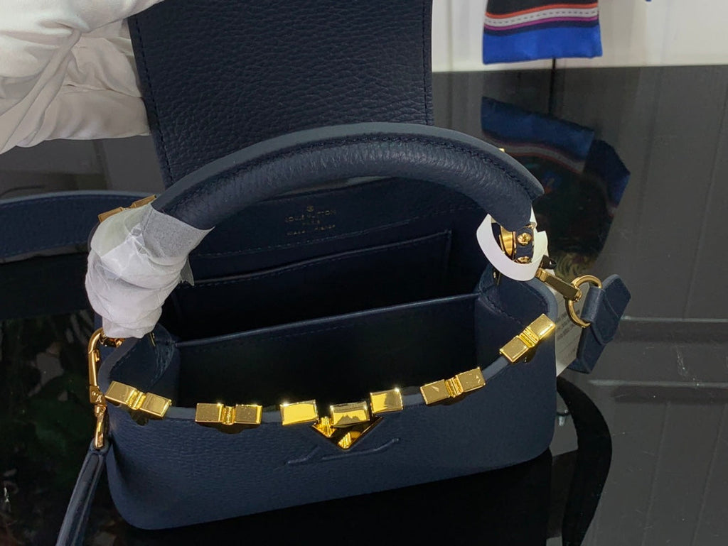ＬＳ ＶＴＴＯＮ CAPUCINES MINI BAG