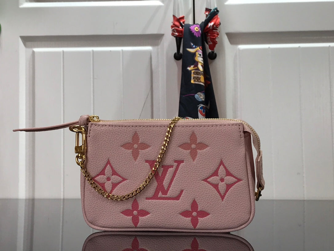 ＬＳ ＶＴＴＯＮ MINI POCHETTE ACCESSOIRES