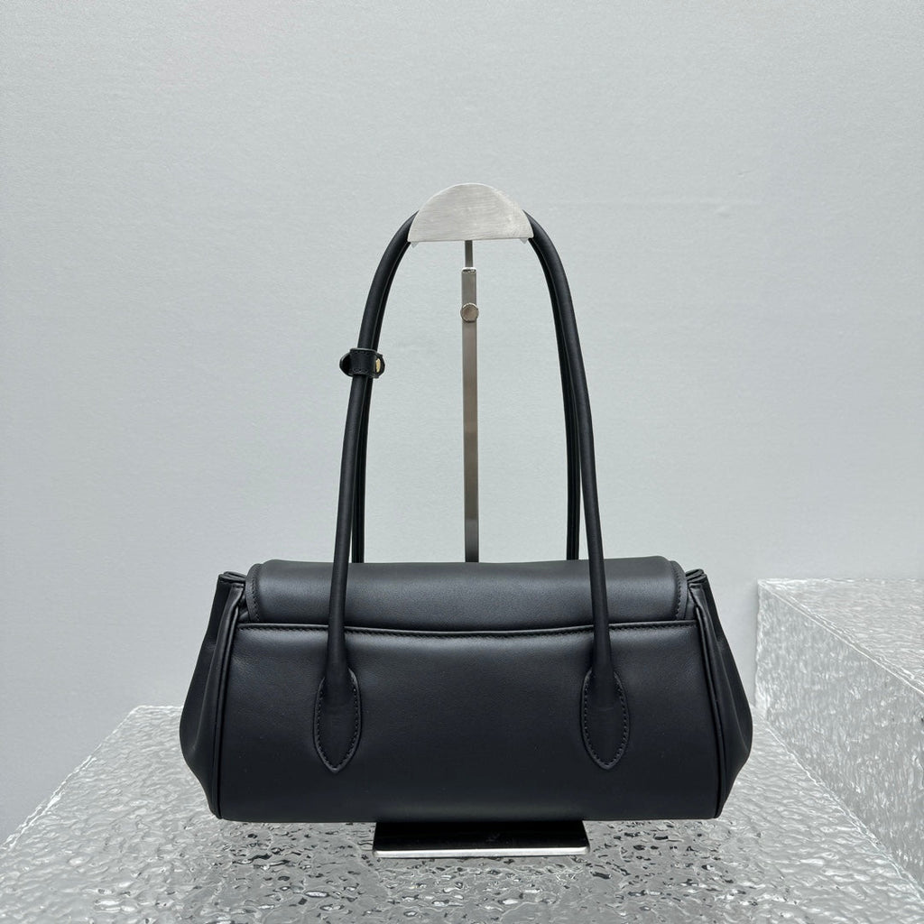 ＭＩ ＭＵ  LEATHER SHOULDER BAG BLACK