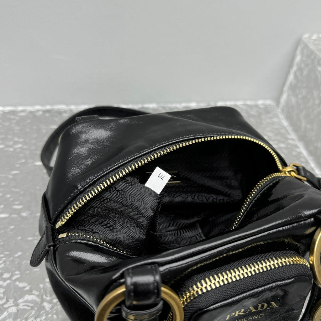 ＰＲＤＡ DANGLE LEATHER TOP-HANDLE MINI-BAG