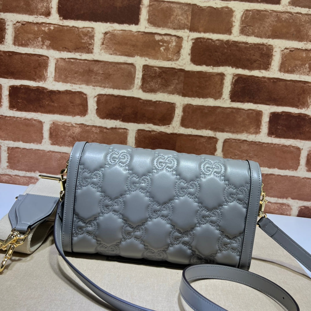 ＧＣＣＩGG MATELASSE BAG GREY