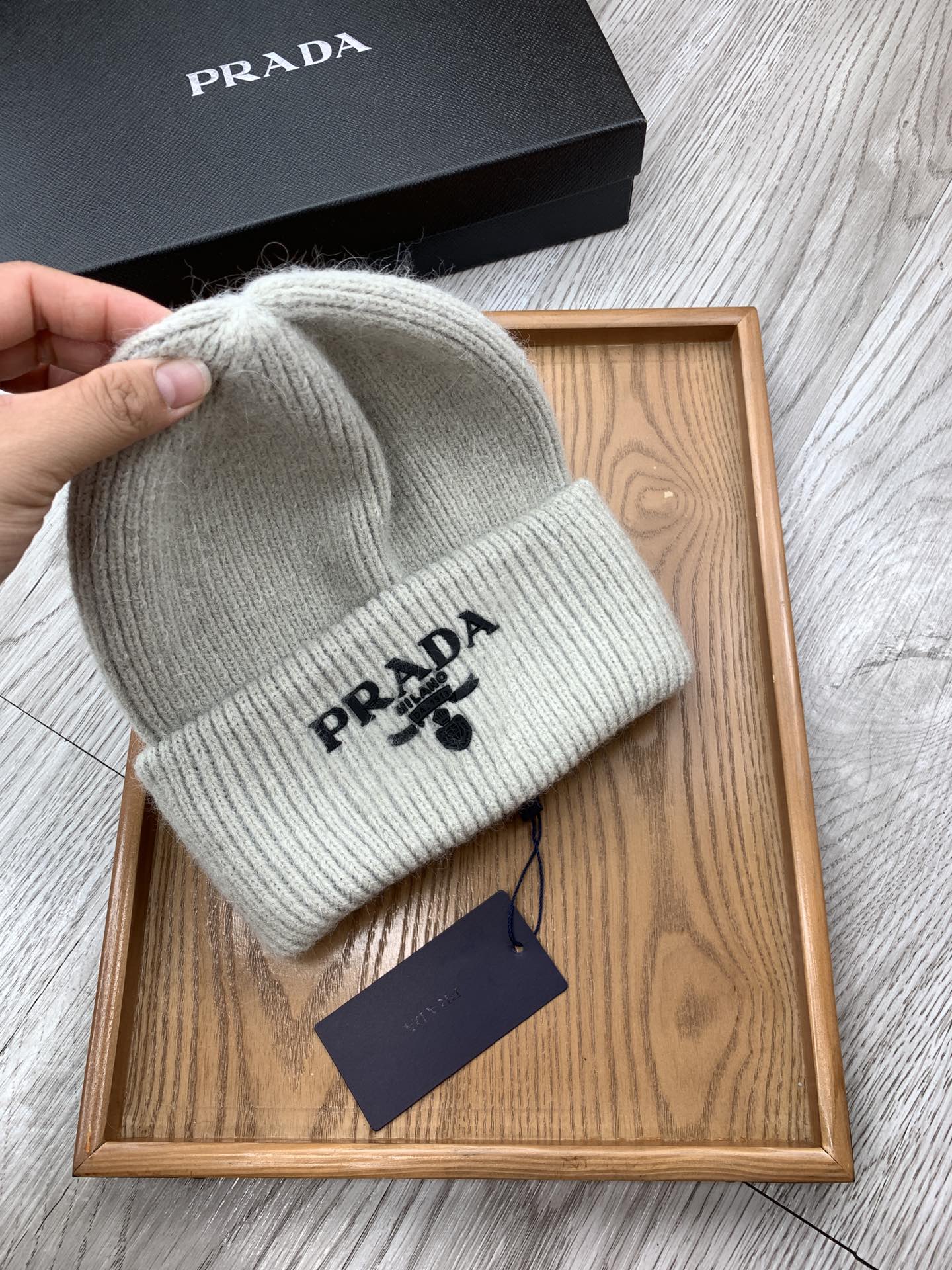 BEANIE HAT IN PALE GRAY WOOL 108746