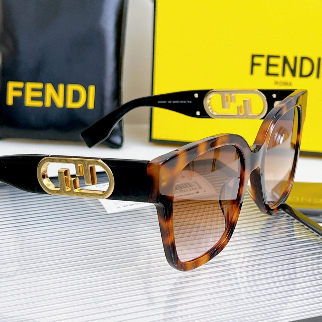DIAGONAL SQUARE FRAME SUNGLASSES FE40063 IN ACETATE