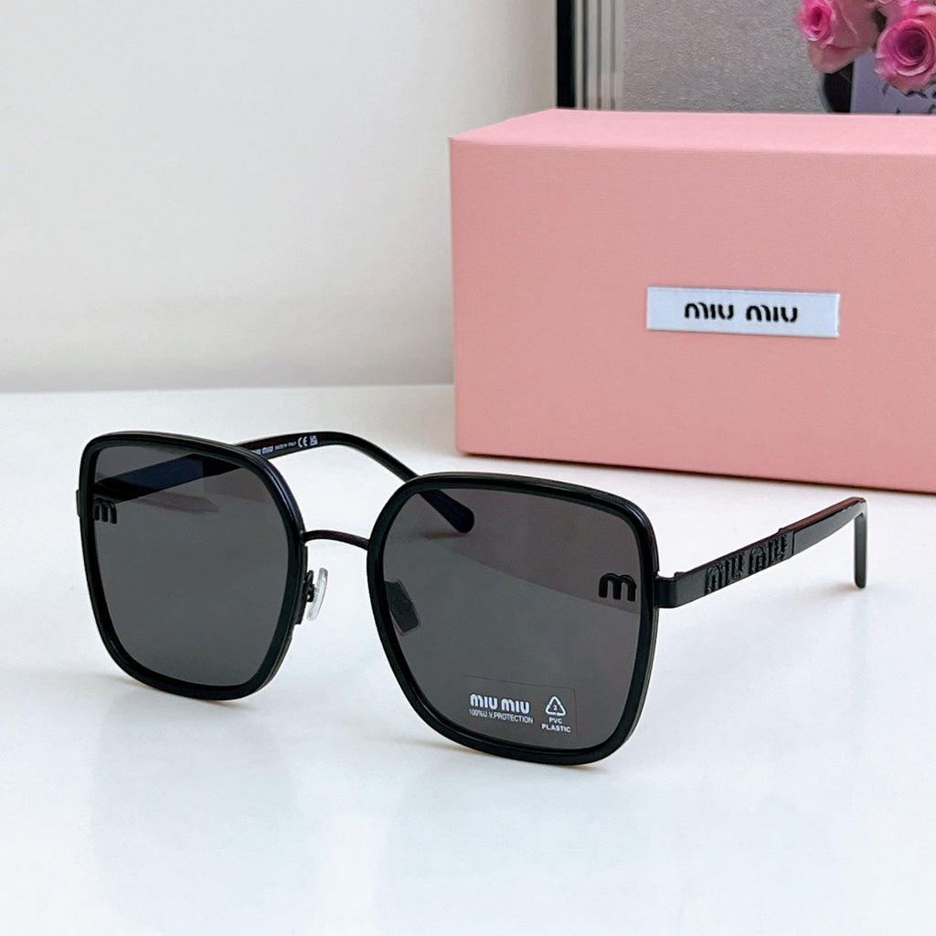 LOGO SQUARE SUNGLASSES 𝘚𝘔𝘜08𝘚 IN METAL