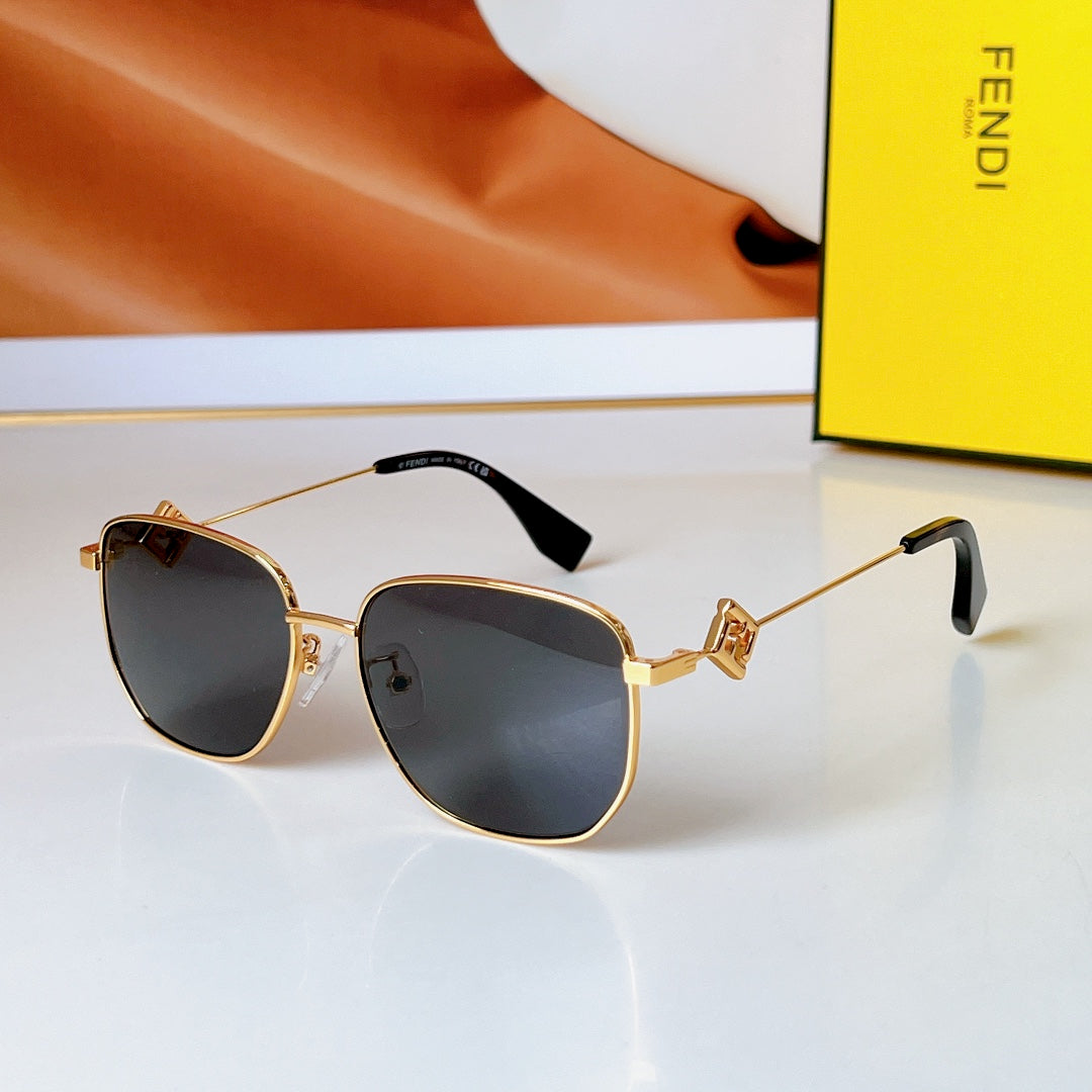TRAVEL SQUARE FRAME SUNGLASSES FE50111F IN METAL