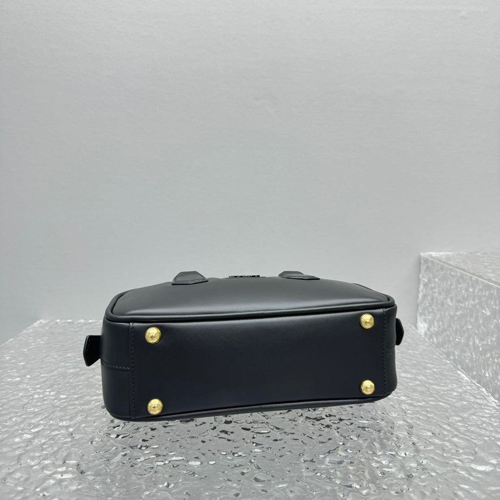 ＭＩ ＭＵ ARCADIE LEATHER BAG BLACK