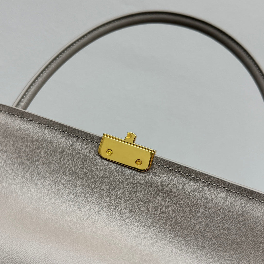 ＭＩ ＭＵ  LEATHER SHOULDER BAG CLAY GREY