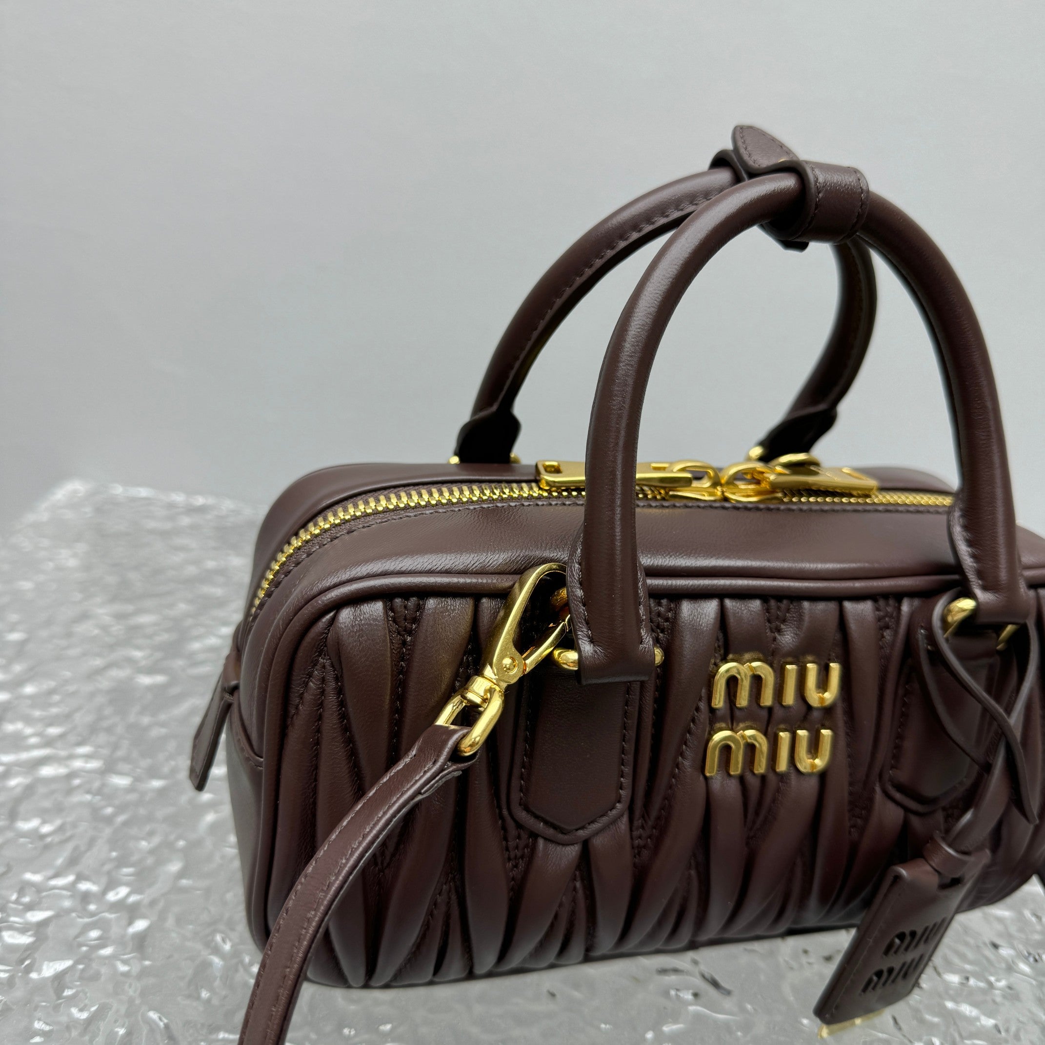 ＭＩ ＭＵ ARCADIE MATELASSÉ NAPPA LEATHER BAG BRIARWOOD