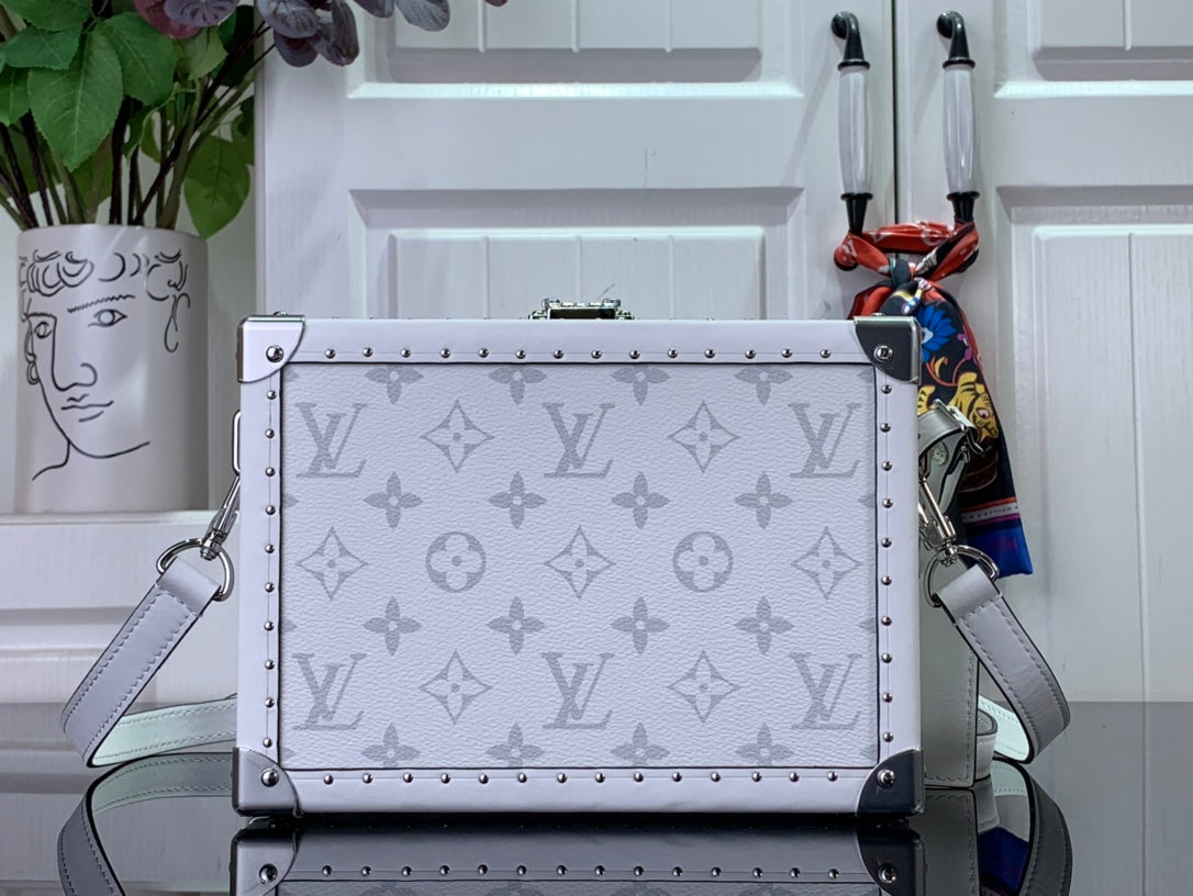 ＬＳ ＶＴＴＯＮ  CLUTCH BOX WHITE/BLUE/GREEN