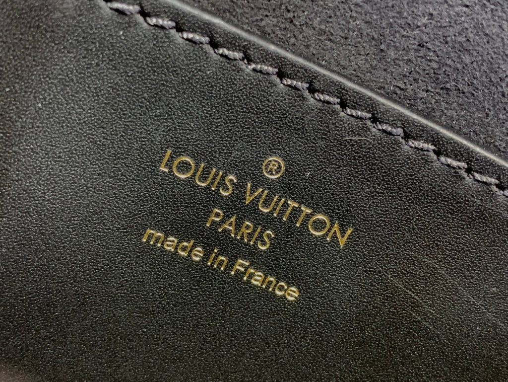 ＬＳ ＶＴＴＯＮ PICO TILSITT MONOGRAM REVERSE CANVAS