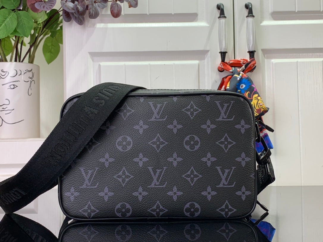 ＬＳ ＶＴＴＯＮ NANO ALPHA BLACK