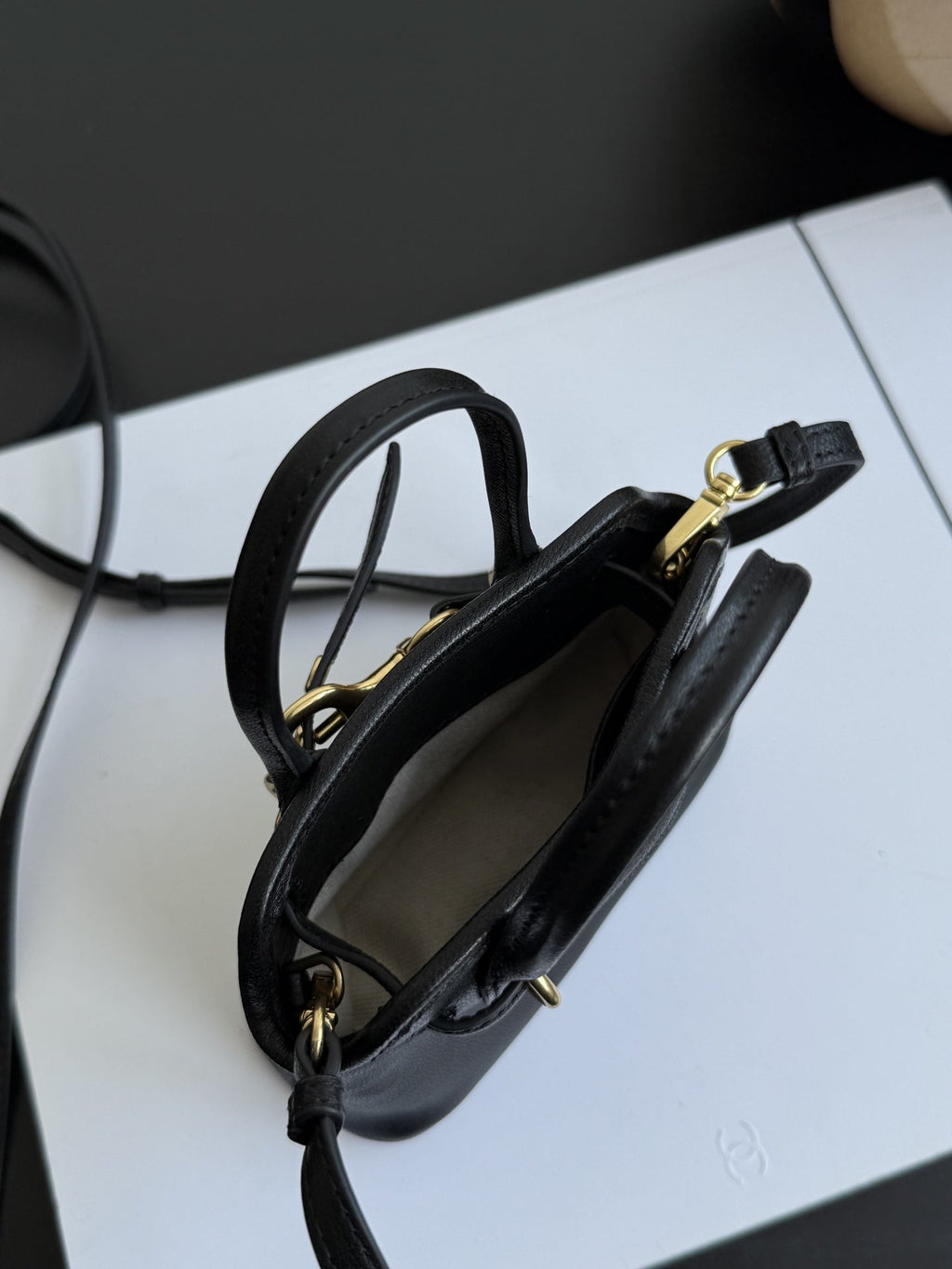 ＭＩ ＭＵ LEATHER TRICK MICRO BLACK
