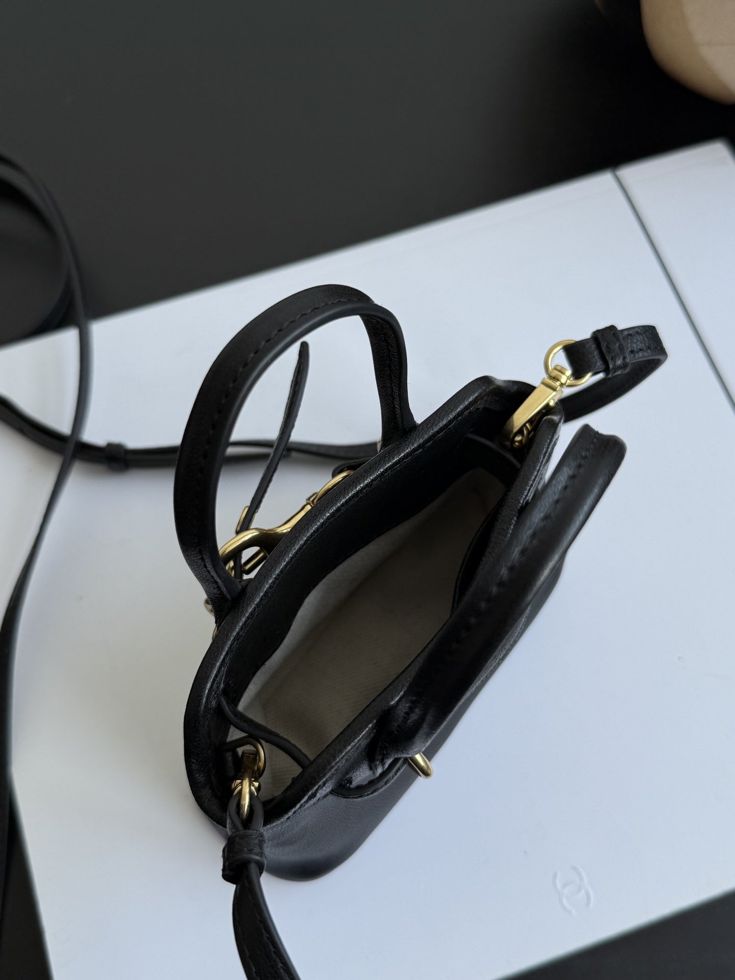 ＭＩ ＭＵ LEATHER TRICK MICRO BLACK