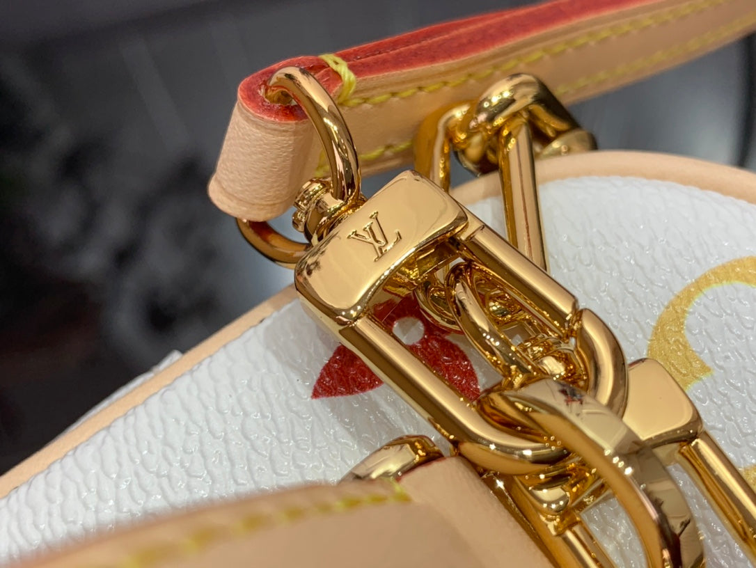 ＬＳ ＶＴＴＯＮ X TM VANITY CHAIN POUCH