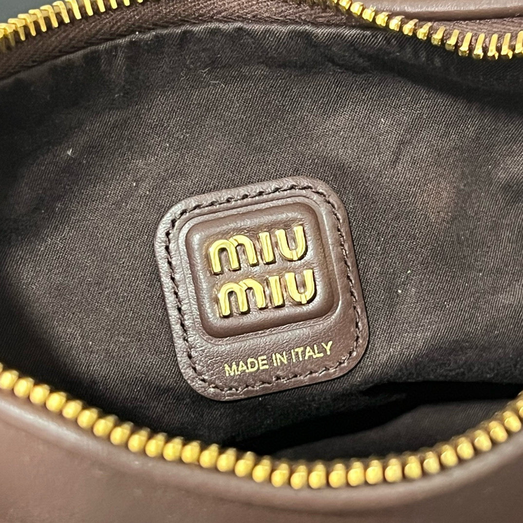 ＭＩ ＭＵ MATELASSÉ LEATHER CROSSBODY BAG BROWN