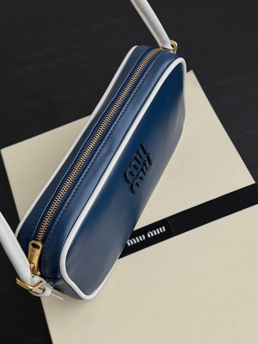 ＭＩ ＭＵ WANDER MATELASSÉ LEATHER TOTE BAG NAVY BLUE