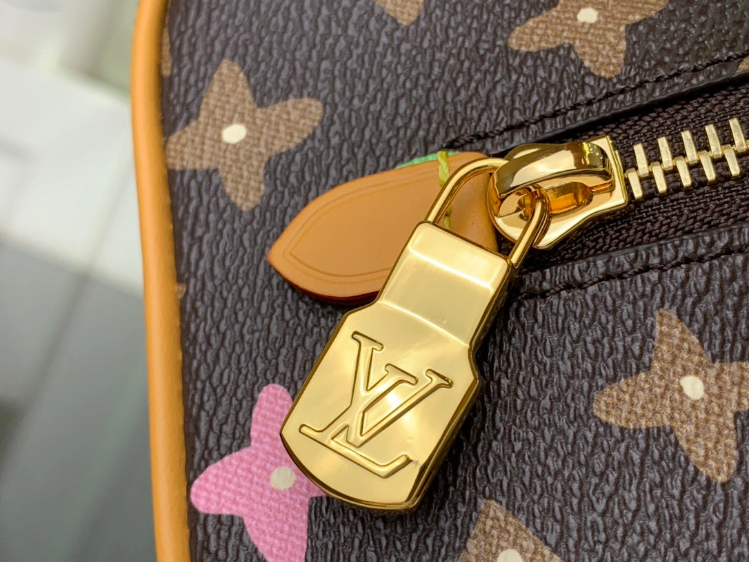 ＬＳ ＶＴＴＯＮ LOCKER DOPP KIT
