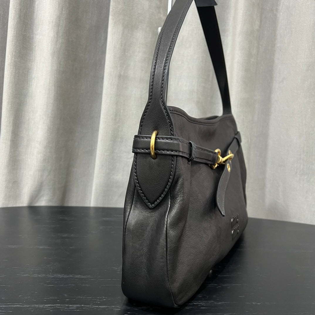 ＭＩ ＭＵ AVENTURE NAPPA LEATHER BAG