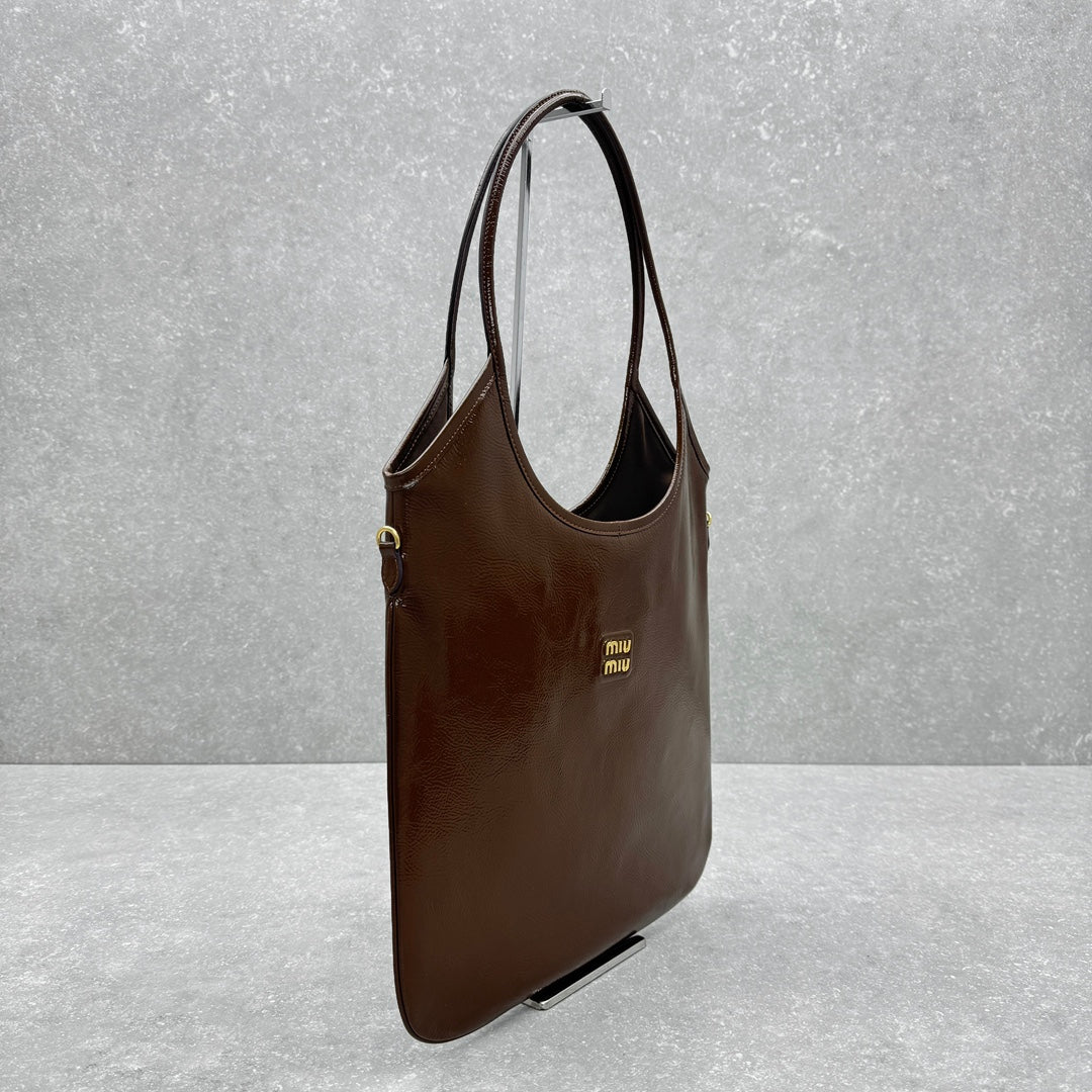 ＭＩ ＭＵ IVY NAPLAK PATENT LEATHER BAG PALISANDER