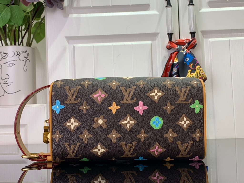 ＬＳ ＶＴＴＯＮ LOCKER DOPP KIT