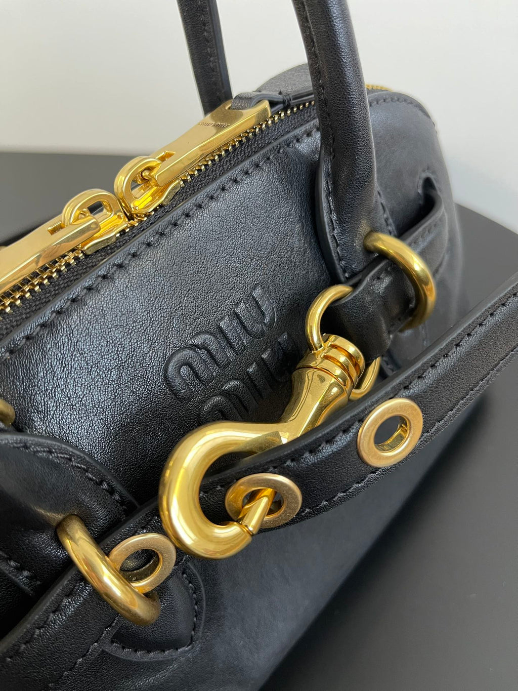 ＭＩ ＭＵ AVENTURE MINI NAPPA LEATHER BAG BLACK
