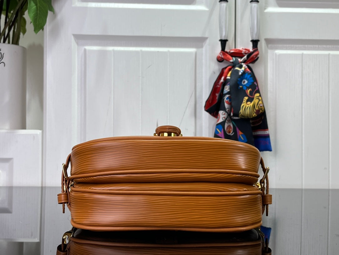ＬＳ ＶＴＴＯＮ SAUMUR BB BRONZE