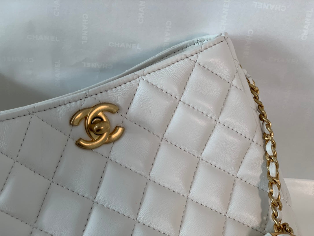 ＣＨＮＥＬSHOULDER BAG WHITE
