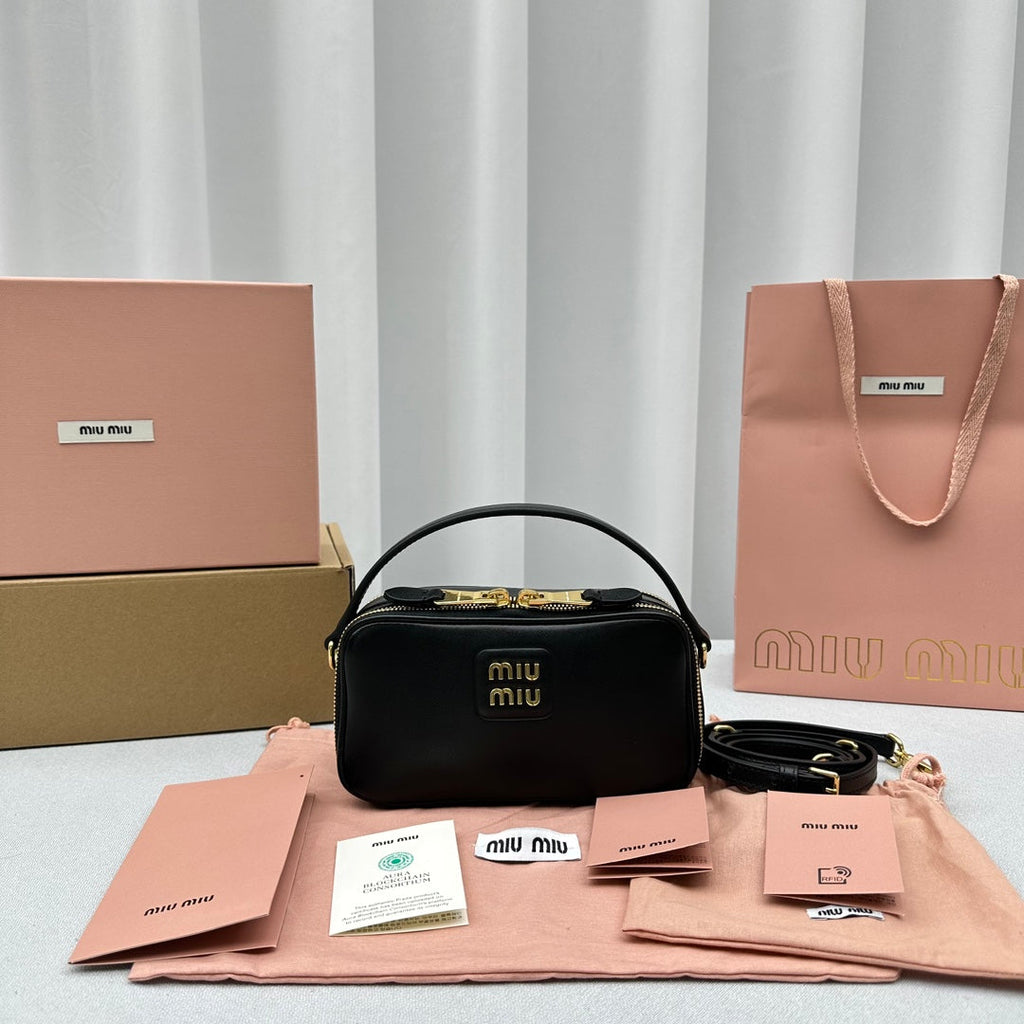 ＭＩ ＭＵ ARCADIE LEATHER BAG BLACK