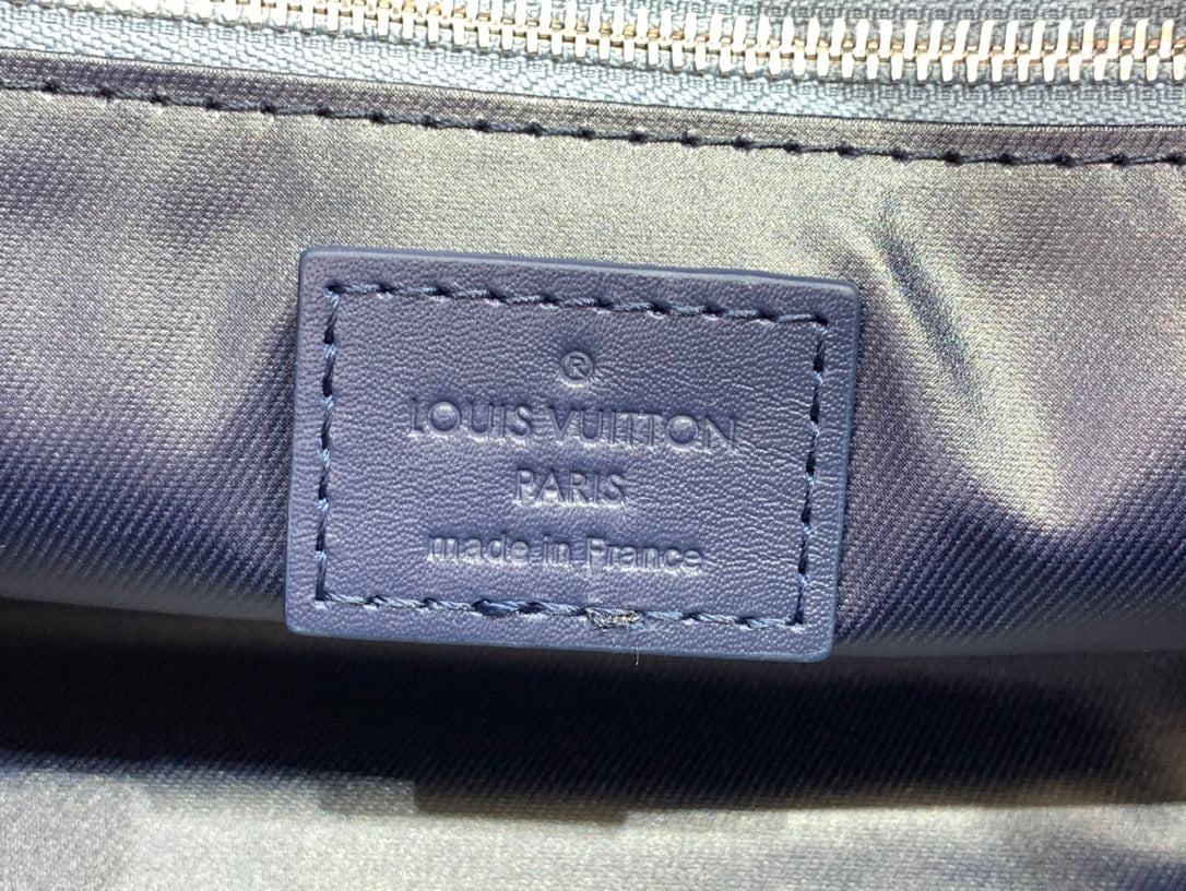 ＬＳ ＶＴＴＯＮ DOPP KIT TOILETRY BAG NAVY