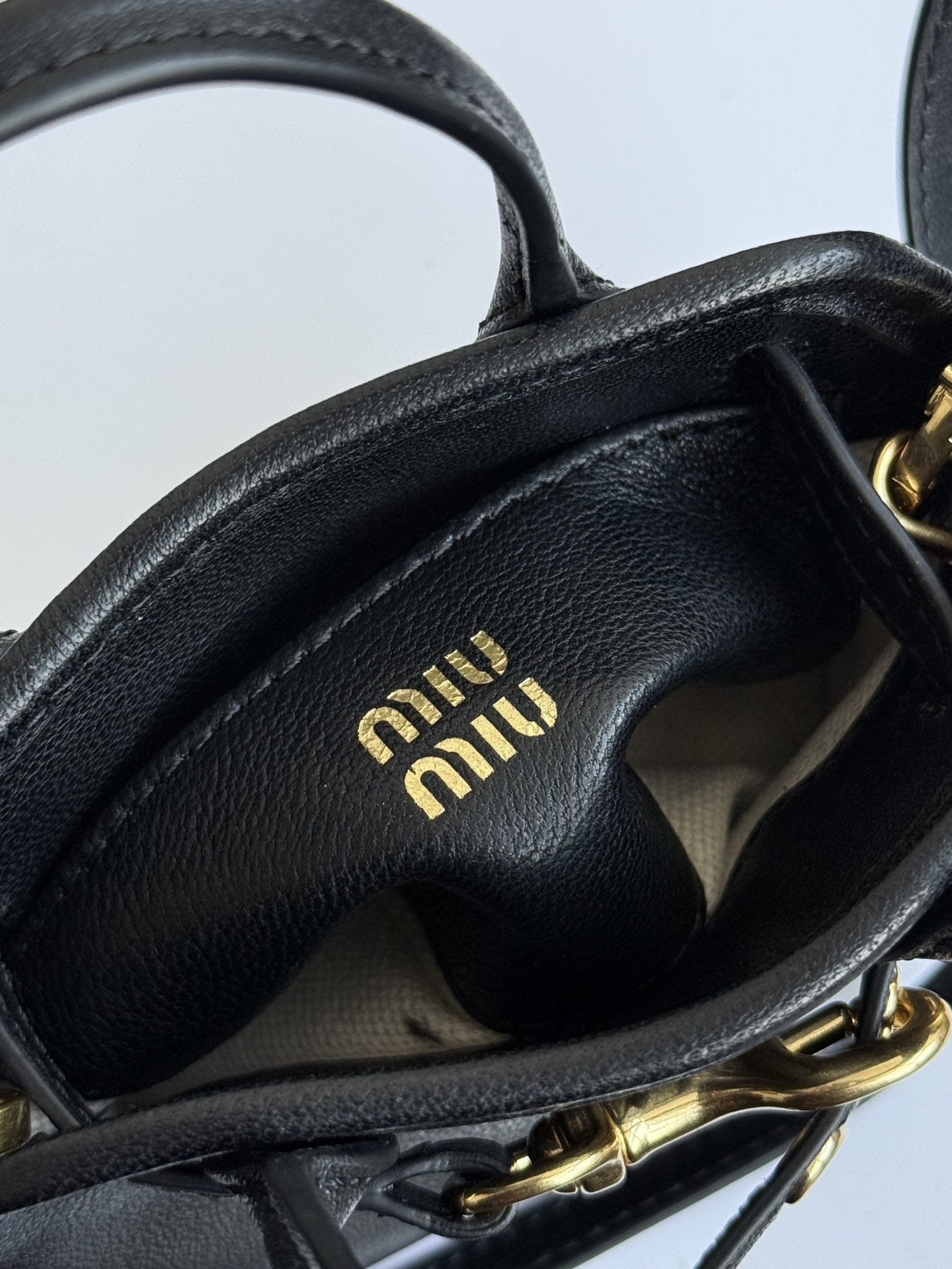 ＭＩ ＭＵ LEATHER TRICK MICRO BLACK