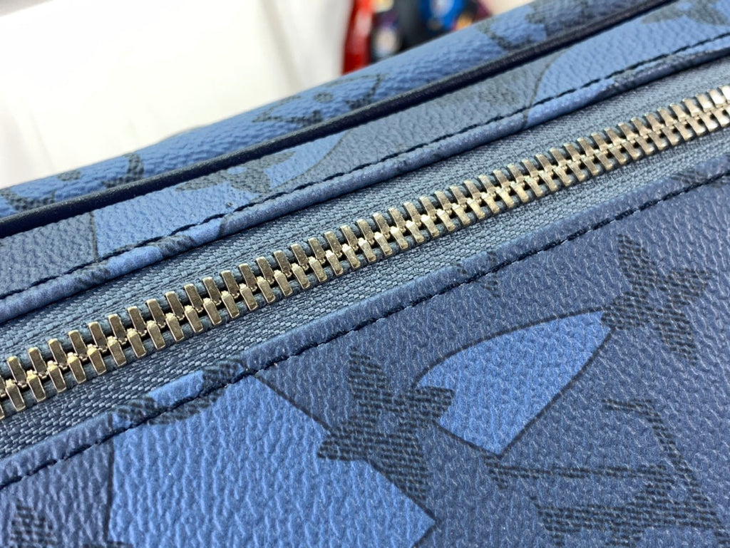 ＬＳ ＶＴＴＯＮ DOPP KIT TOILETRY BAG NAVY