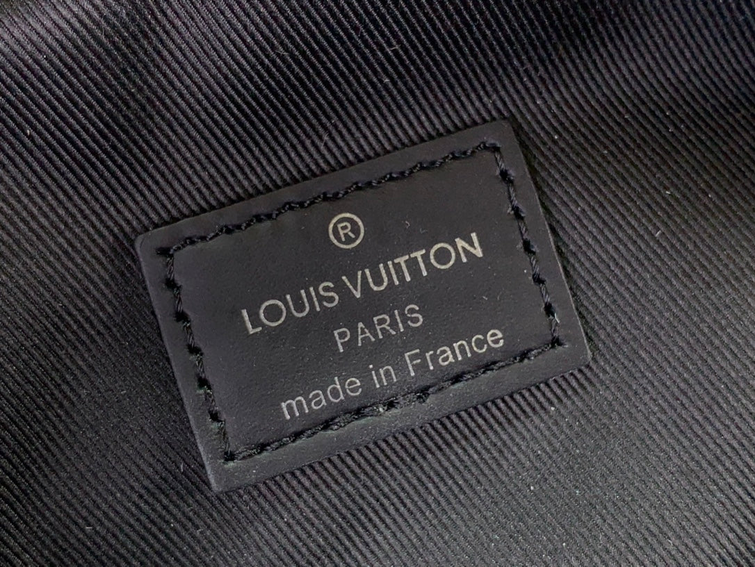 ＬＳ ＶＴＴＯＮ AVENUE SLINGBAG PM