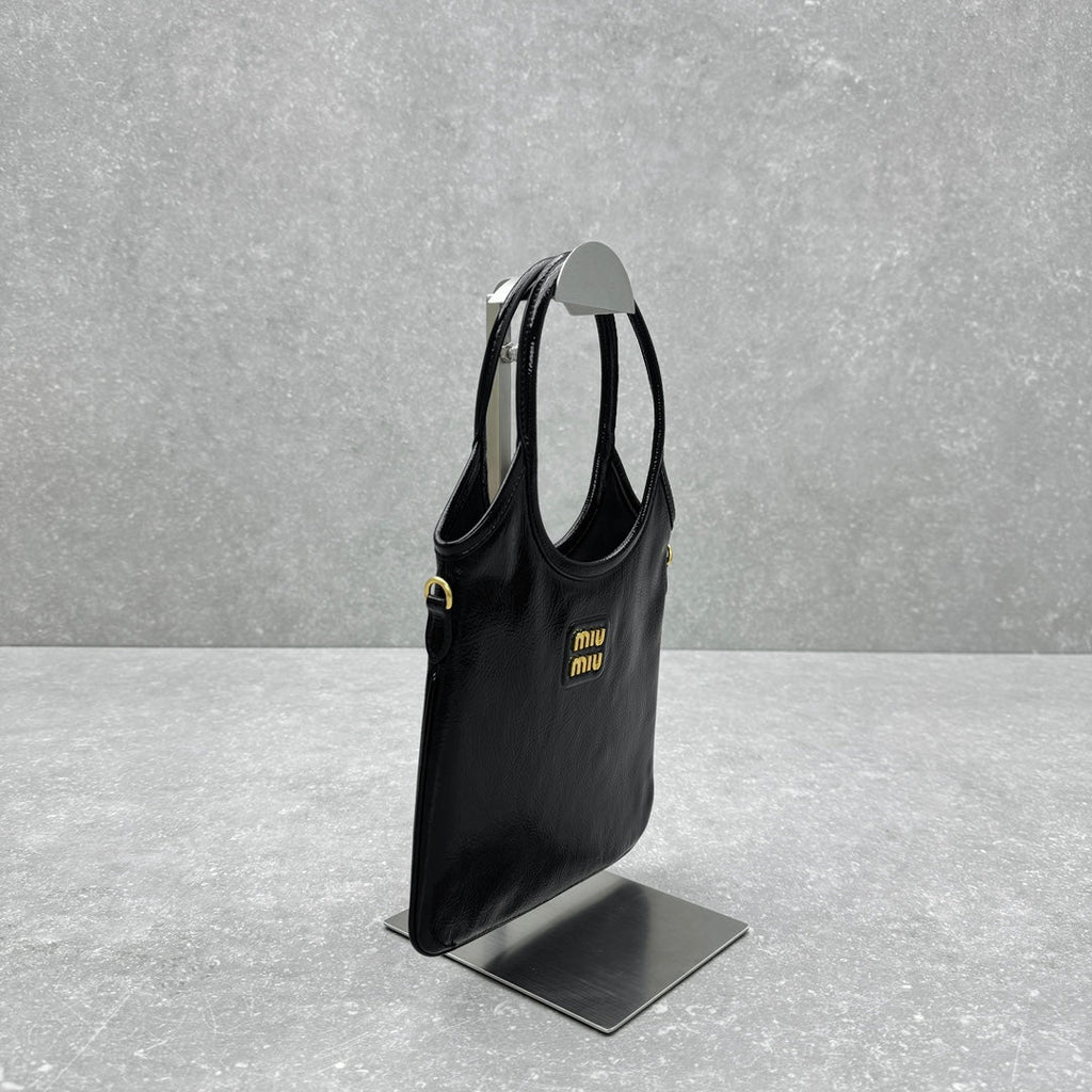 ＭＩ ＭＵ IVY NAPLAK PATENT LEATHER BAG BLACK