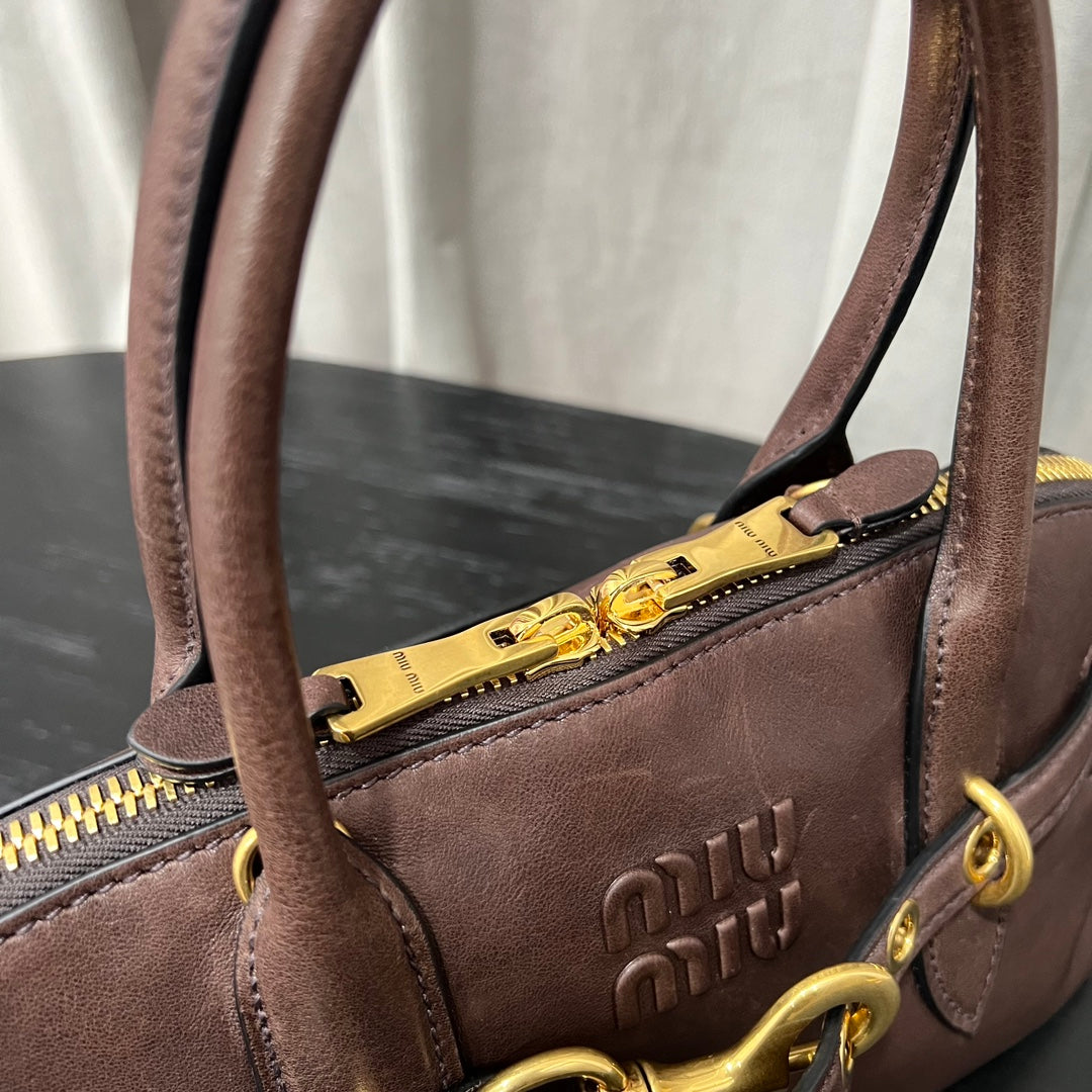 ＭＩ ＭＵ AVENTURE LEATHER TOTE BAG BROWN