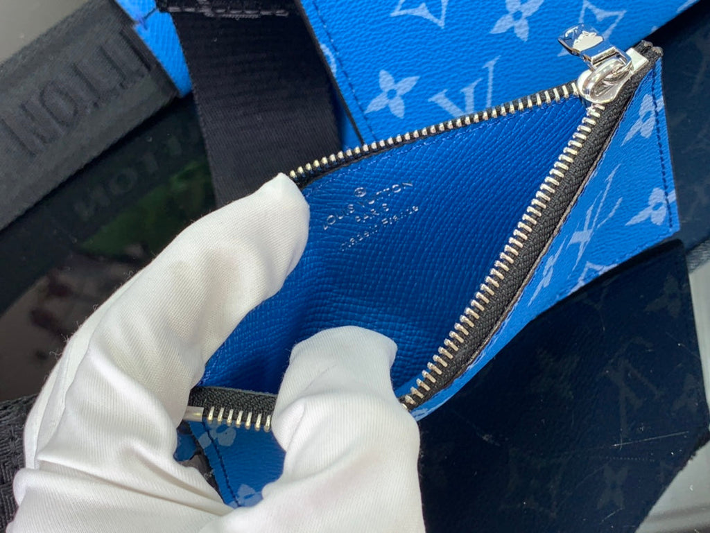 ＬＳ ＶＴＴＯＮ GASTON WEARABLE WALLET BLUE