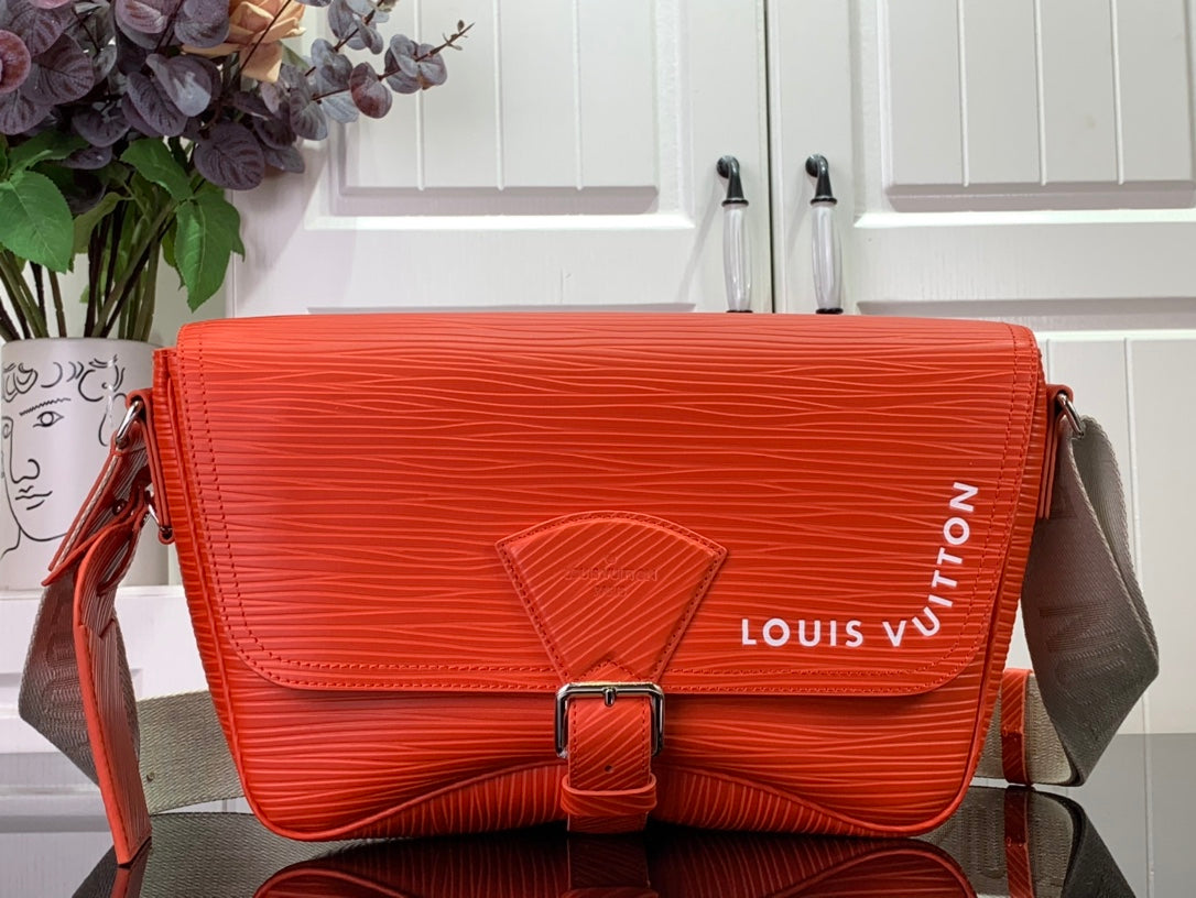 ＬＳ ＶＴＴＯＮ MONTSOURIS MESSENGER RED
