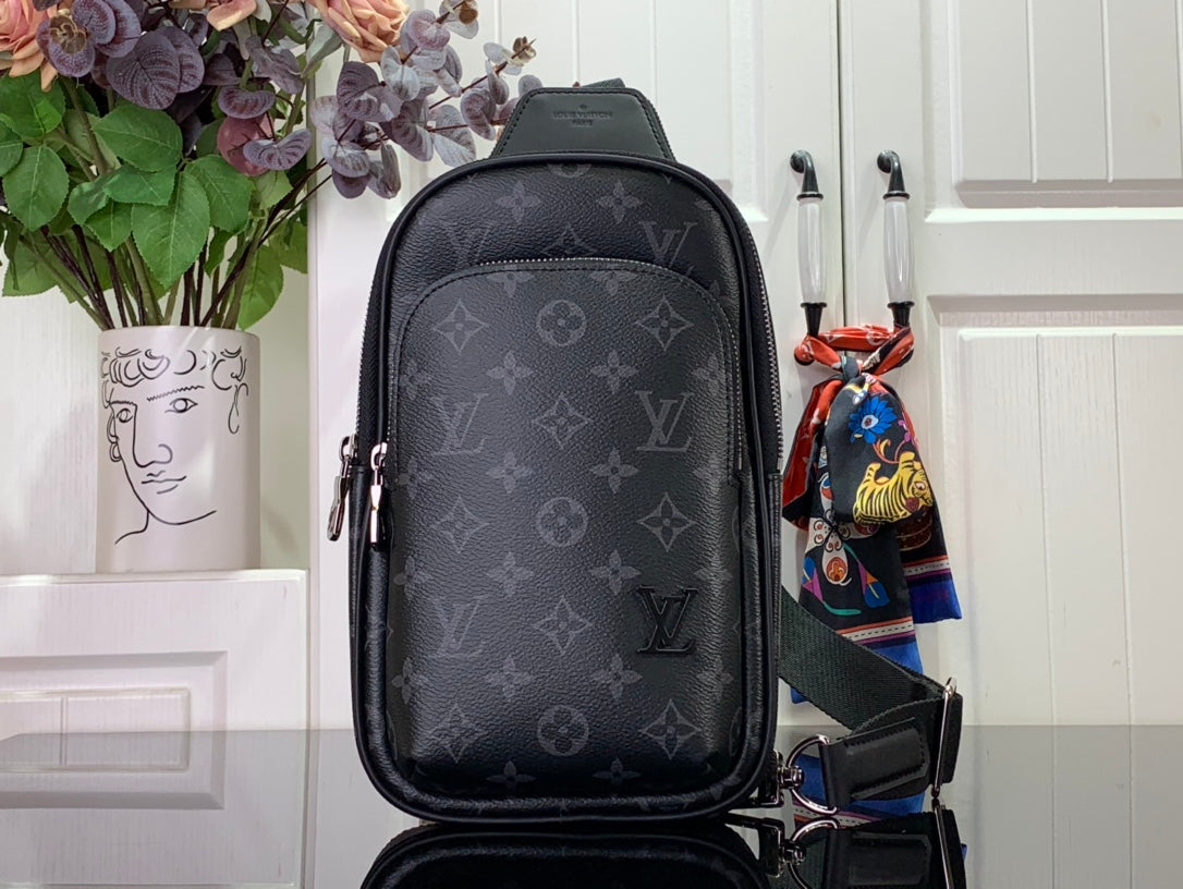 ＬＳ ＶＴＴＯＮ AVENUE SLINGBAG PM