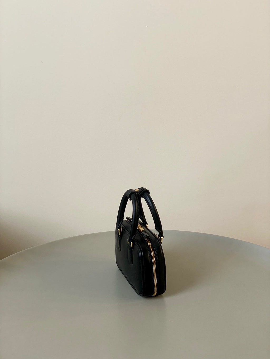 ＭＩ ＭＵ ARCADIE LEATHER MINI-BAG BLACK