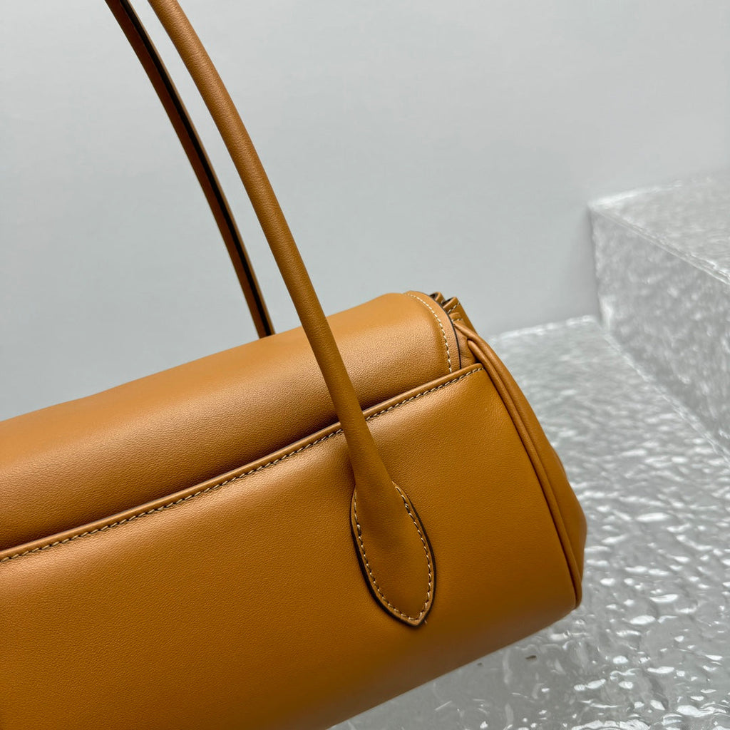 ＭＩ ＭＵ  LEATHER SHOULDER BAG COGNAC